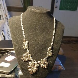 Elegant Silver Floral Necklace